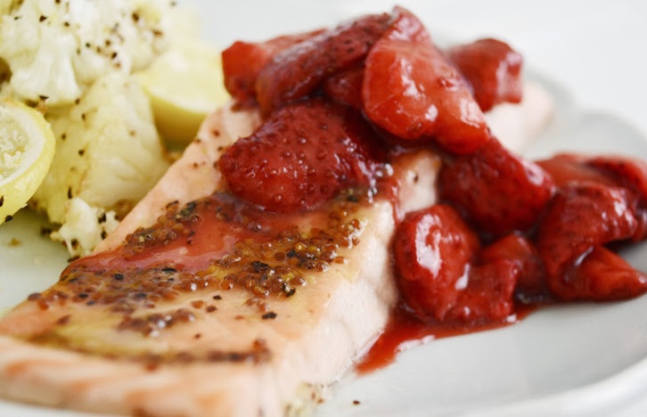 Salmon with Roasted Strawberries