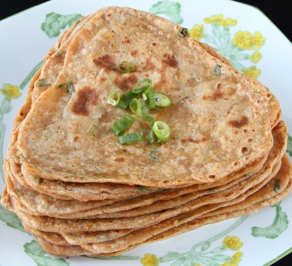 Spring Onion Masala Paratha