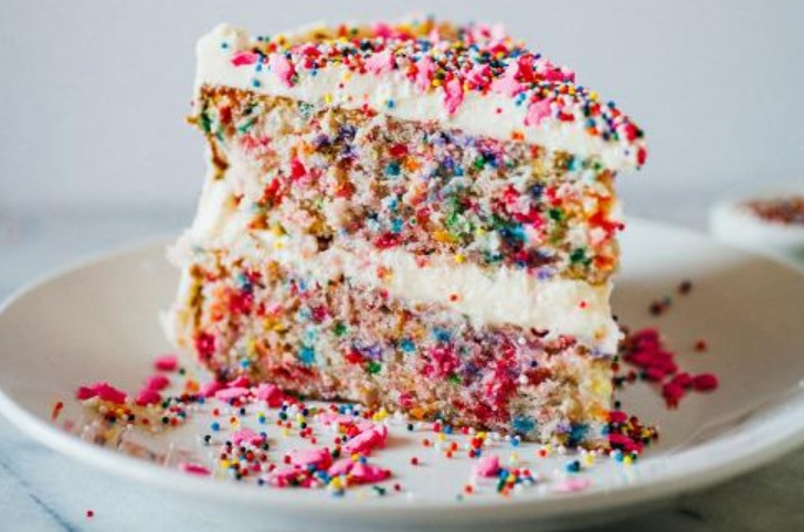 Easy Homemade Funfetti Cake