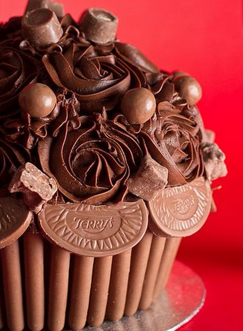 Chocoholics Giant Chocolate Cupcake