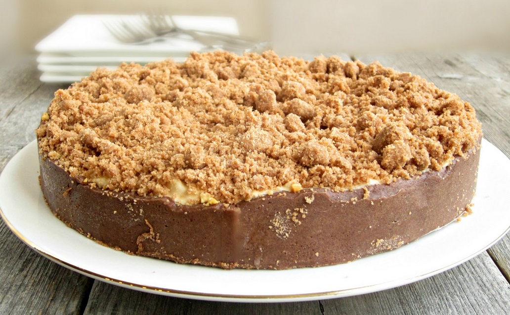 Peanut Butter And Chocolate Crunch Cake