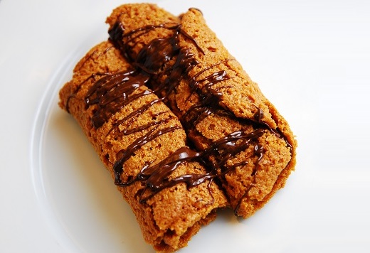 Peanut Butter And Chocolate Cookie Roll-Ups