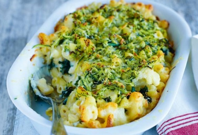Vegetable Macaroni And Cheese Traybake