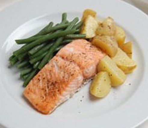 Grilled Salmon & Green Beans
