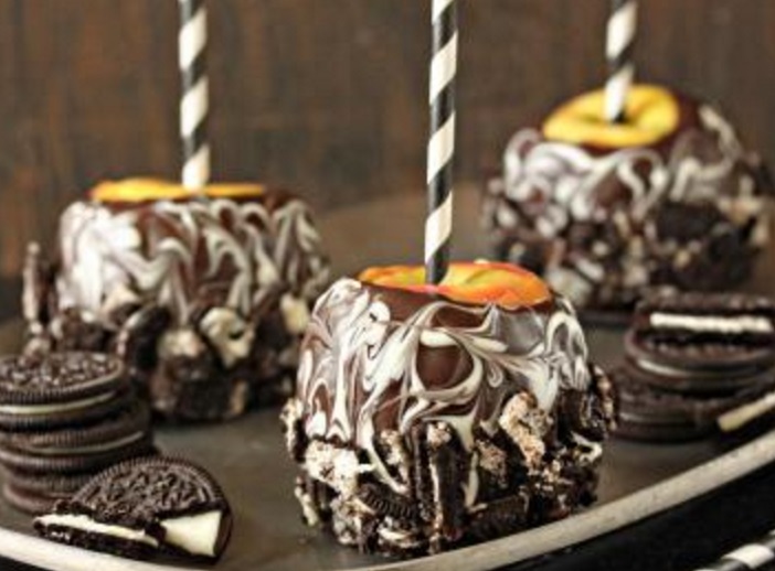 Oreo and Caramel Candy Apples