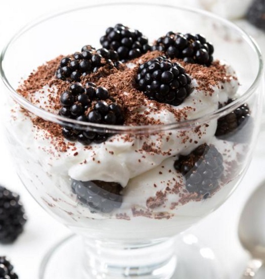 Blackberry Yogurt Cheesecake Parfaits