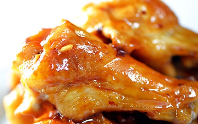 Maple Syrup-Glazed Chicken Wings