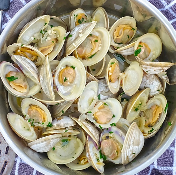 Steamed Clams On The Halfshell