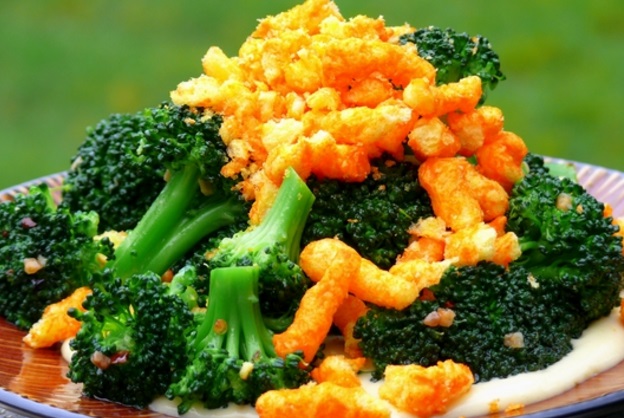 Broccoli & Cheetos