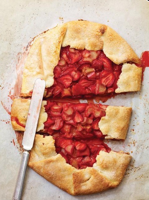 Rustic Strawberry & Rhubarb Pie