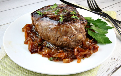 Filet Mignon With Marsala Caramelized Onions