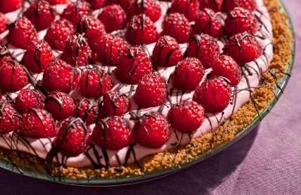 Raspberries in Cream Pie