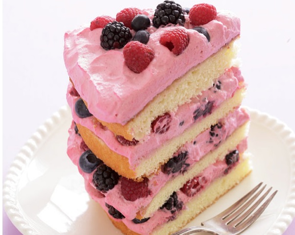 Raspberries in Cream Layer Cake 