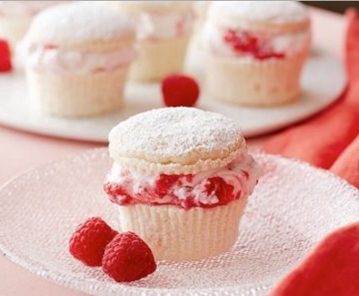Raspberries in Cream Cupcakes