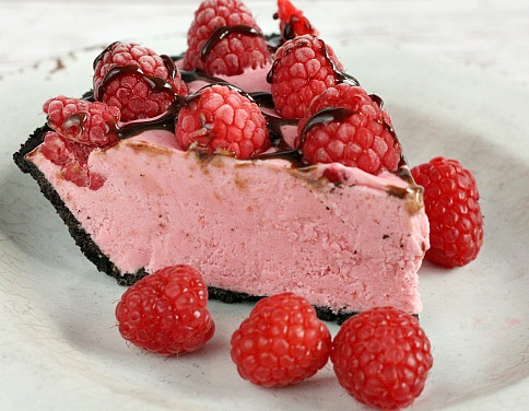 Raspberry Ice Cream Pie
