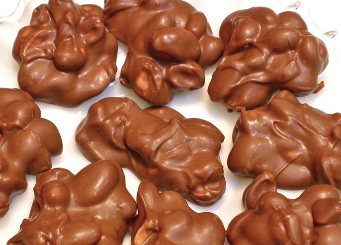Peanut and Chocolate Clusters