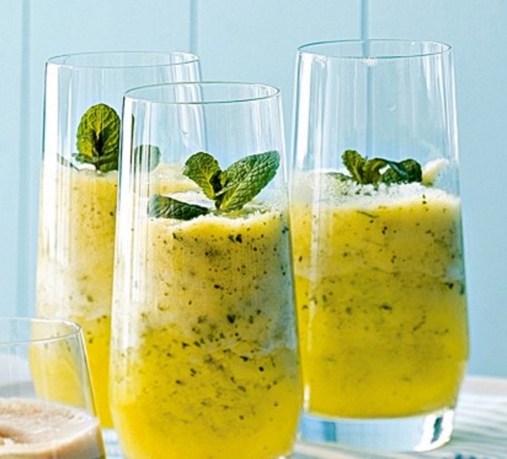 Pineapple and Mint Frappé