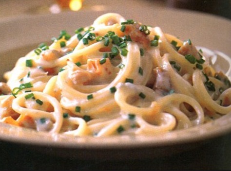Spaghetti With Creamy Mouldy Cheese Sauce