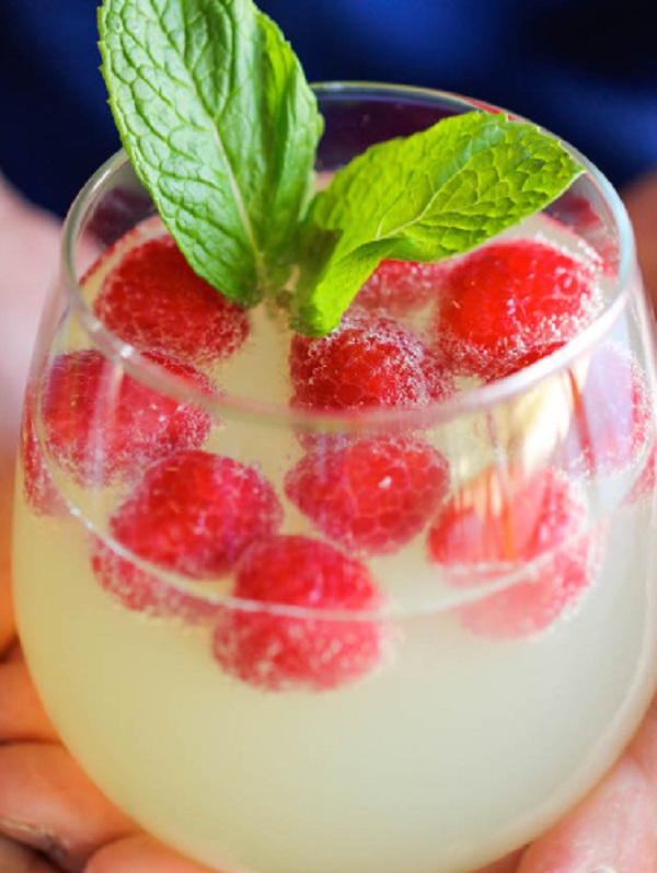 Raspberry Limoncello Prosecco Cocktail