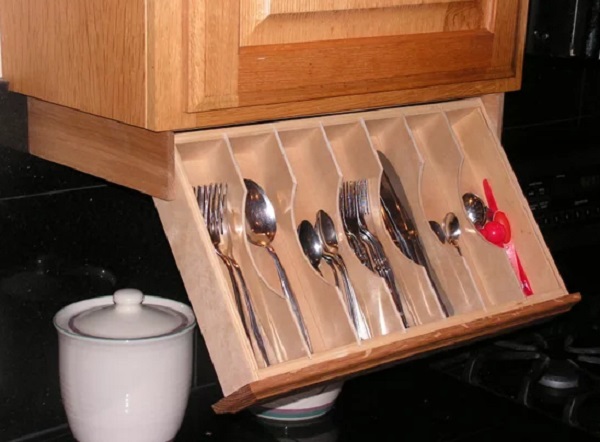 Under Kitchen Cabinet Pull-Out Cutlery Draw