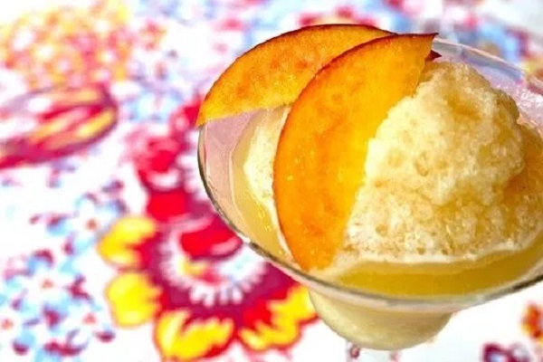 Summer Peach Daiquiri Cocktail