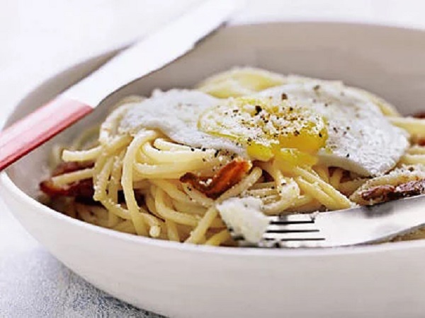 Spaghetti with Bacon and Eggs