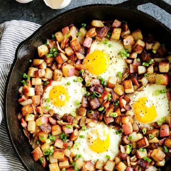 Skillet Fried Potatoes with Bacon and Eggs