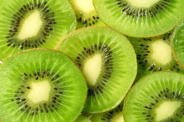 Ten Food and Drinks You Can Make With a Kiwifruit