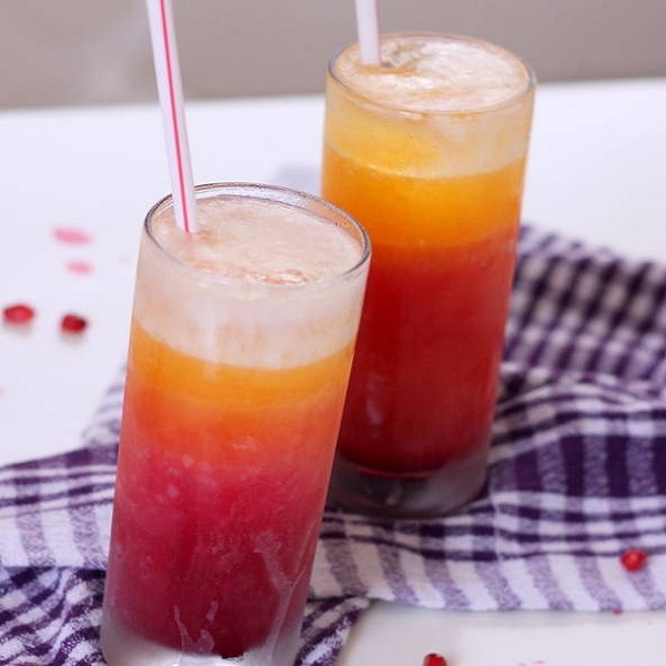 Pomegranate Orange Juice Mocktail