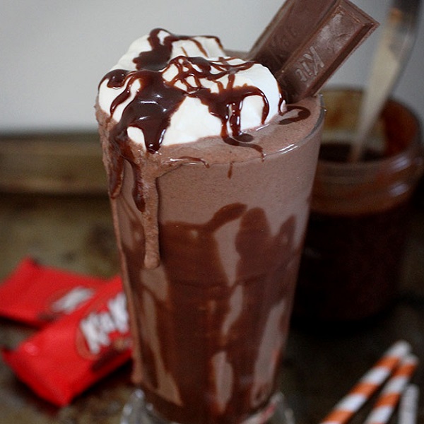Kit-Kat Chocolate Milkshake