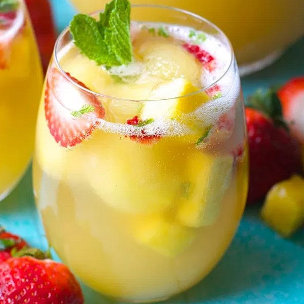 Sparkling Pineapple Strawberry Punch