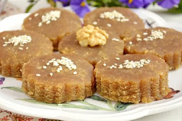Traditional Kosovan Un Helvası (Butter Biscuits)