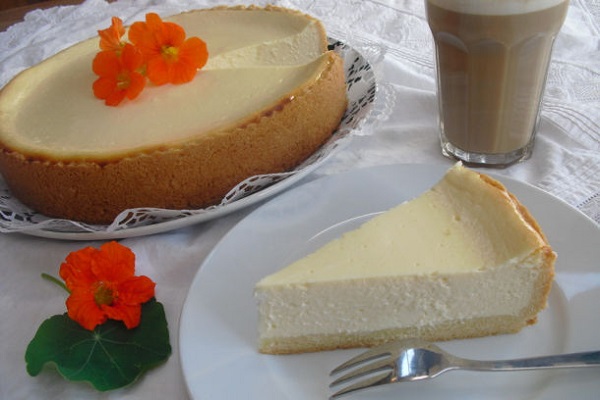 Traditional Luxembourg Keiskuch (Cheese Cake)