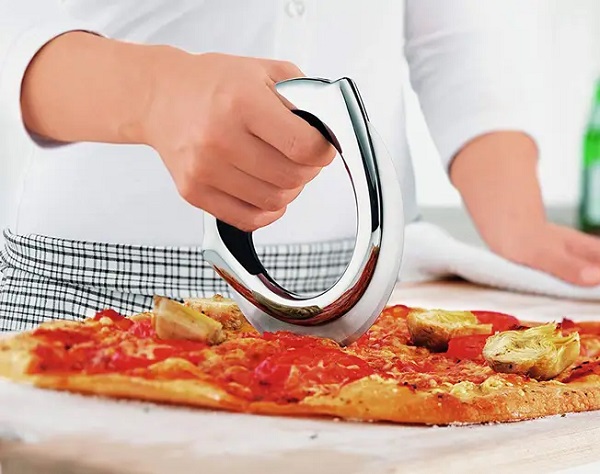 Rösle Stainless Steel Ergonomic Pizza Cutter