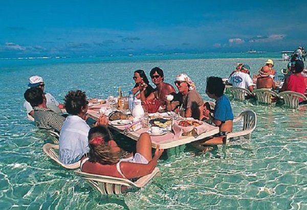 Dine In The Water, Bora Bora