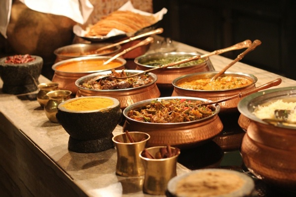 Ten Dos and Don’ts When Dining In India