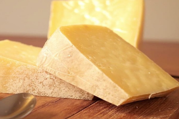 Cheese - 1,002 IU Per 100 Grams