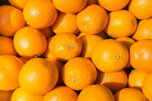 Oranges (53.2 mg - per 100 Grams)