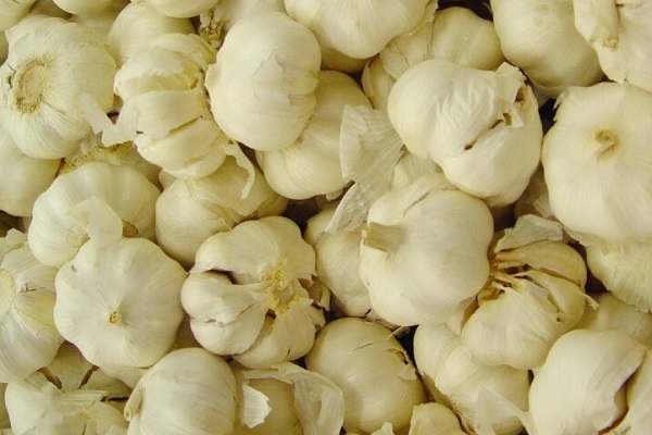 Most Garlic Cloves Eaten In A Minute