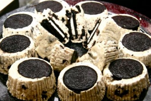 Upside Down Cookies and Cream Cheesecake Cupcakes