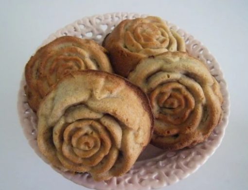 Almond Friands Roses