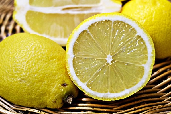 Ten Ways You Can Put Lemons to Use in The Kitchen