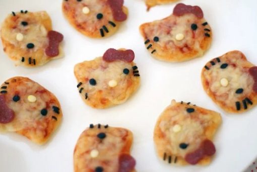 Hello Kitty mini pizzas